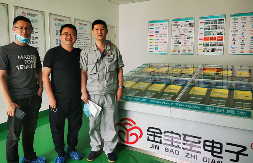 金寶至電子半自動貼膜機安裝現場